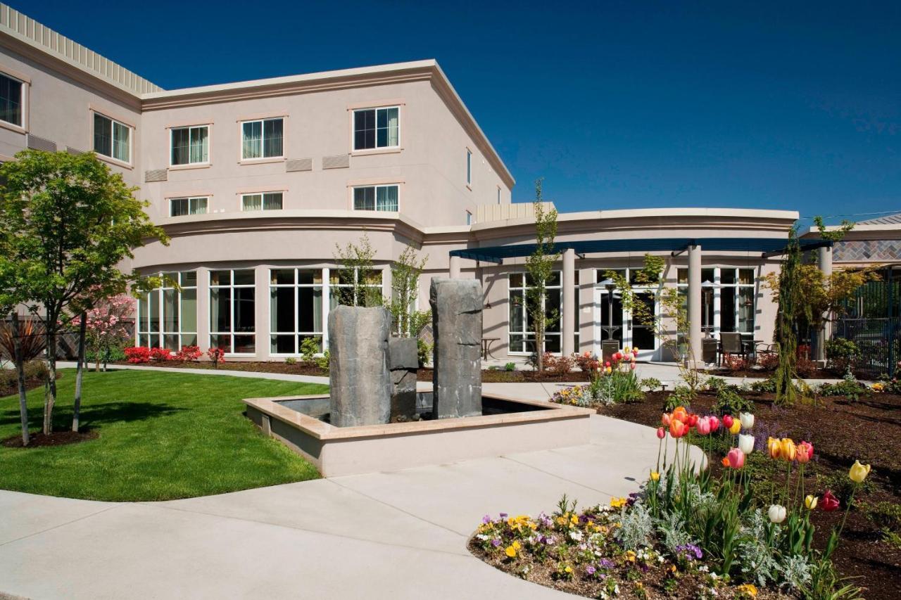 Courtyard By Marriott Seattle Kirkland Hotel Exterior photo